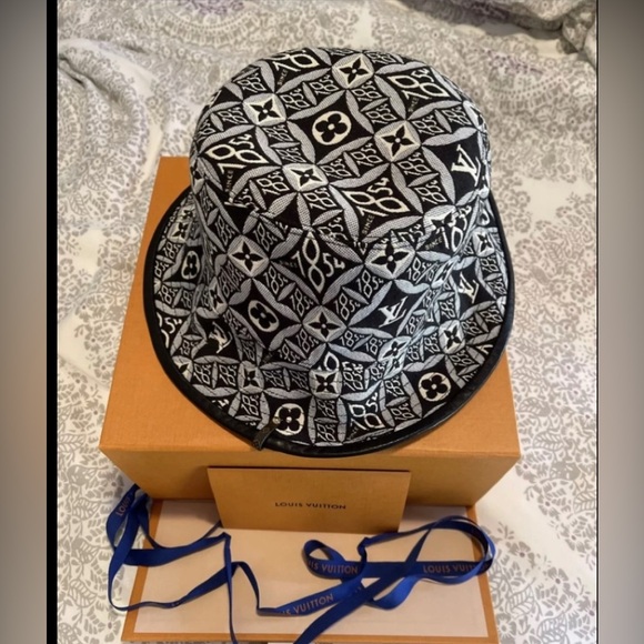 LOUIS VUITTON Since 1854 Jacquard Bob Bucket Hat COTTON Women Sz Small NWT Navy - Picture 1 of 11